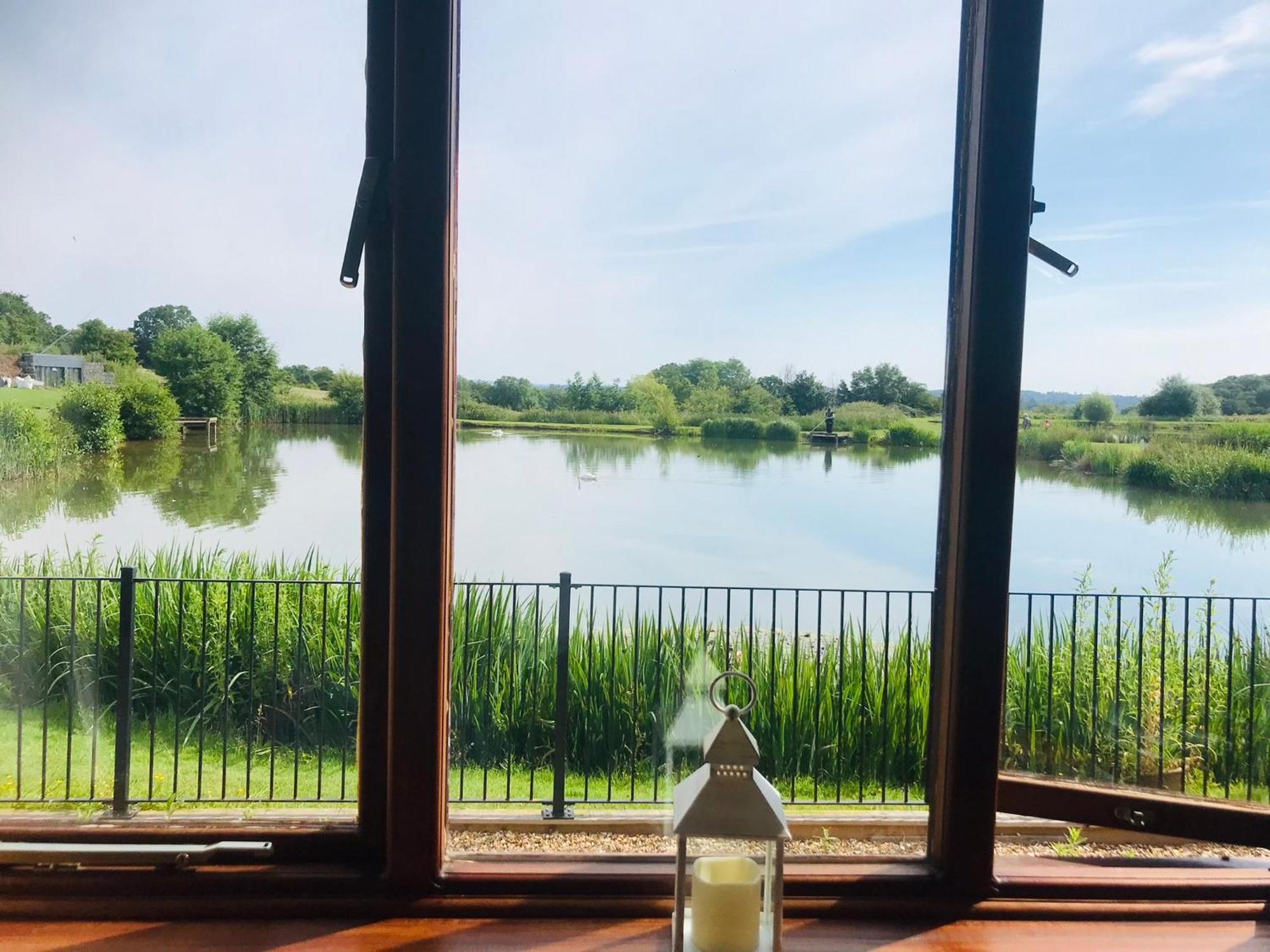 Bransford Farm Fishery & B & B Экстерьер фото